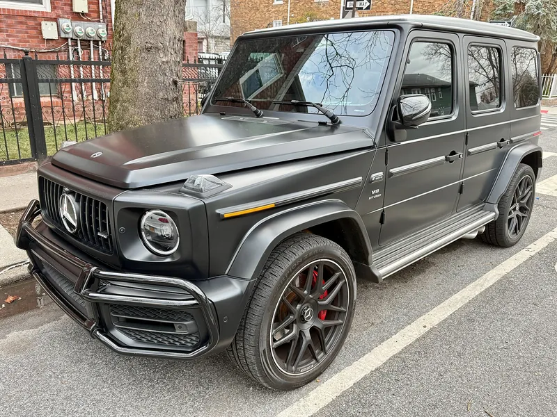 Mercedes-AMG G 63, Negro mate y cristales tintados